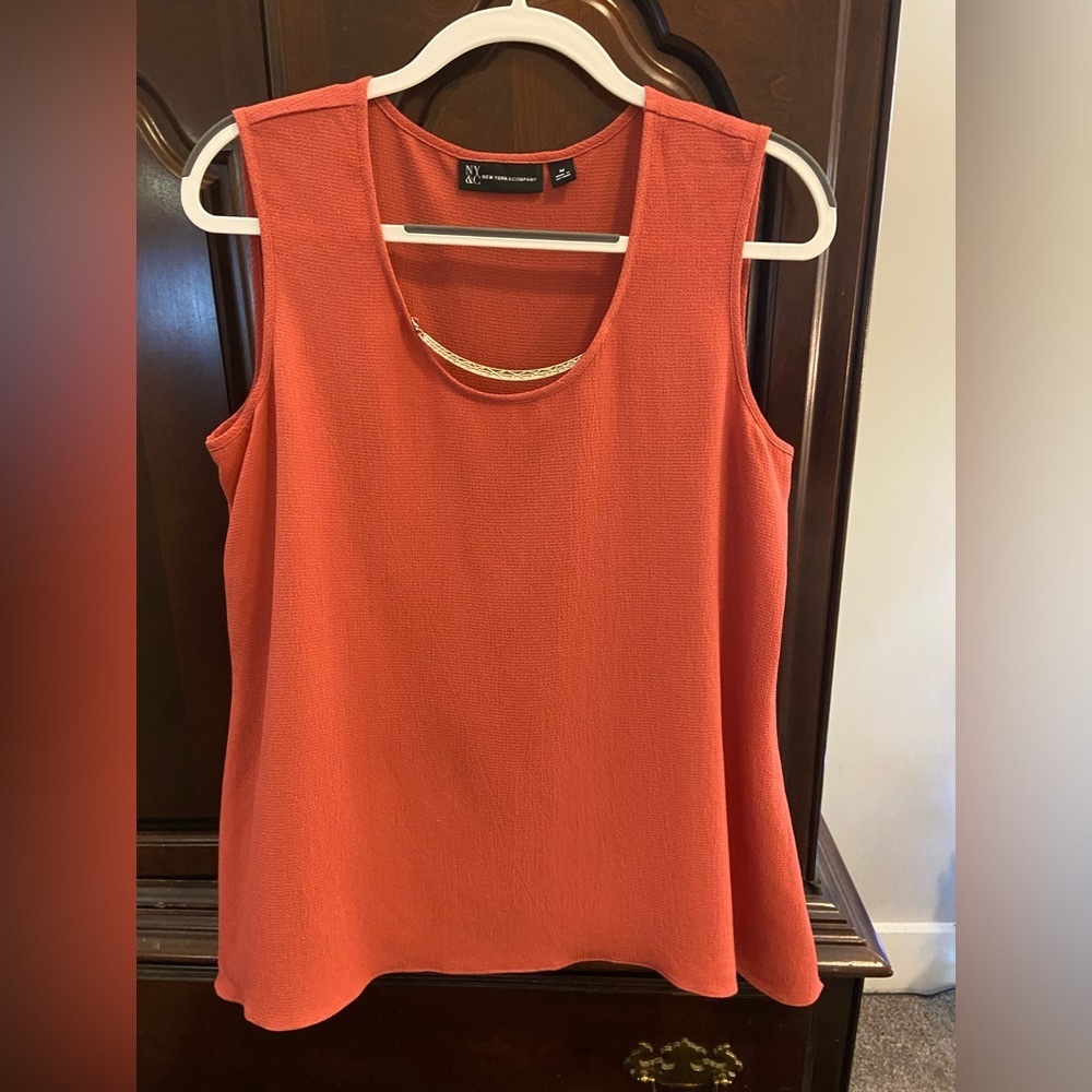 New York and Company Flowy Tank NWOT
